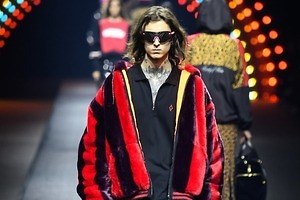 マルセロ・ブロン カウンティ・オブ・ミラン 19年秋冬メンズ・ウィメンズ、目眩めくファッションの自由