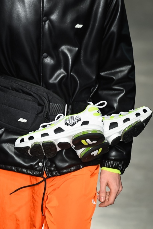 MSGM 2019-20年秋冬メンズコレクション - 加速を煽る白熱のレース｜写真49