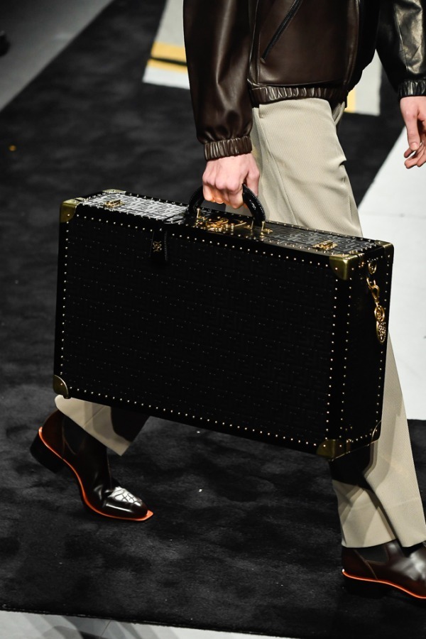 フェンディ(FENDI) 2019-20年秋冬メンズコレクション  - 写真20