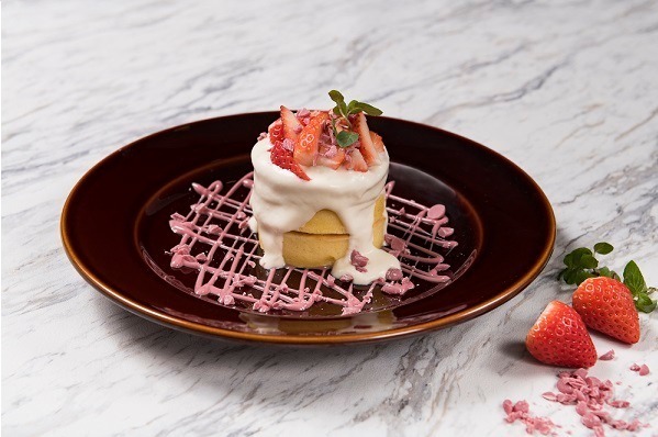 マックス ブレナー、静岡の希少イチゴ「きらぴ香」×ルビーチョコレートの限定パンケーキ