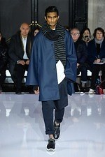 フミト ガンリュウ 2019-20年秋冬ウィメンズ＆メンズコレクション - 身体と服の間、服と服の間｜写真6