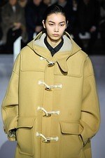 フミト ガンリュウ 2019-20年秋冬ウィメンズ＆メンズコレクション - 身体と服の間、服と服の間｜写真12