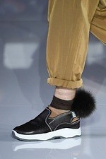 フミト ガンリュウ 2019-20年秋冬ウィメンズ＆メンズコレクション - 身体と服の間、服と服の間｜写真19