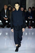 フミト ガンリュウ 2019-20年秋冬ウィメンズ＆メンズコレクション - 身体と服の間、服と服の間｜写真23