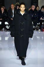 フミト ガンリュウ 2019-20年秋冬ウィメンズ＆メンズコレクション - 身体と服の間、服と服の間｜写真42