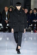 フミト ガンリュウ 2019-20年秋冬ウィメンズ＆メンズコレクション - 身体と服の間、服と服の間｜写真49