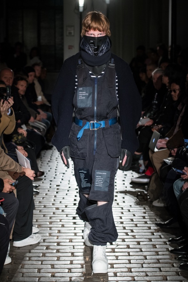 タカヒロミヤシタザソロイスト． 2019-20年秋冬<span>コレクション</span> - 写真23