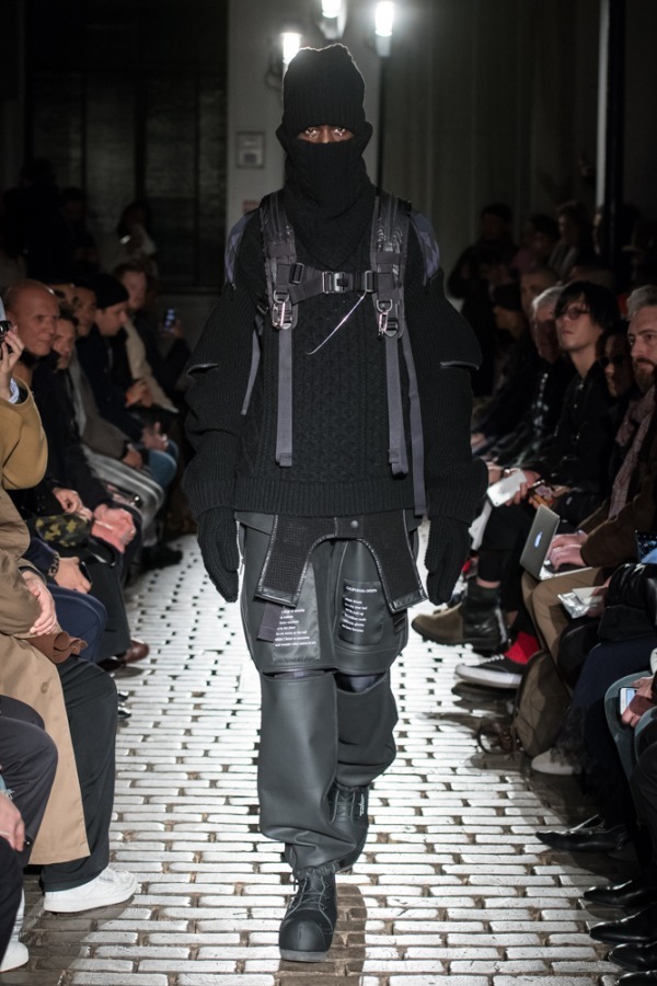 タカヒロミヤシタザソロイスト． 2019-20年秋冬<span>コレクション</span> - 写真29