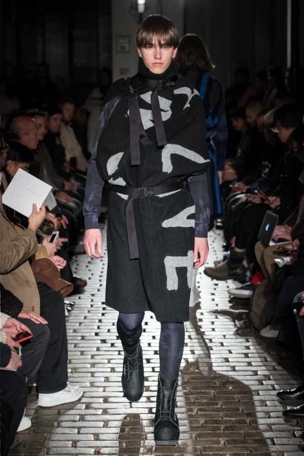 タカヒロミヤシタザソロイスト． 2019-20年秋冬<span>コレクション</span> - 写真65