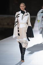 ヴァレンティノ 2021-22年秋冬オートクチュールコレクション - 絵画とオートクチュールの融合｜写真28