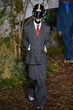 オフ-ホワイト 2019-20年秋冬コレクション - 公共放送が映し出すスペクタクルな世界｜写真34