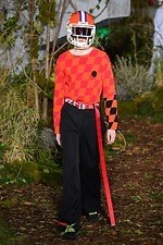 オフ-ホワイト 2019-20年秋冬コレクション - 公共放送が映し出すスペクタクルな世界｜写真56