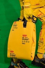 オフ-ホワイト 2019-20年秋冬コレクション - 公共放送が映し出すスペクタクルな世界｜写真68