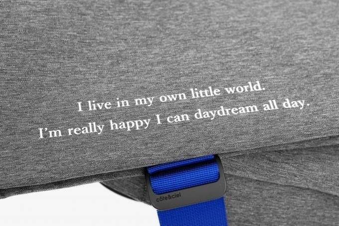 ジョンアンダーカバー×コート・エ・シエルのバックパック、ブルーやグリーンがアクセントの変形リュック｜写真3