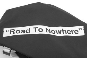 ジョンアンダーカバー×コート・エ・シエルのバックパック、ブルーやグリーンがアクセントの変形リュック|写真11