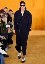 ロエベ 2019-20年秋冬コレクション、男性らしさを引き立てるクラフトマンシップ｜写真46