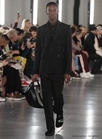 ヴァレンティノ 2019年秋冬メンズコレクション、ストリートの文脈をリュクスなテーラリングで再解釈｜写真5