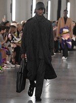ヴァレンティノ 2019年秋冬メンズコレクション、ストリートの文脈をリュクスなテーラリングで再解釈｜写真11
