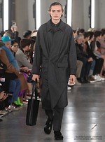 ヴァレンティノ 2019年秋冬メンズコレクション、ストリートの文脈をリュクスなテーラリングで再解釈｜写真28