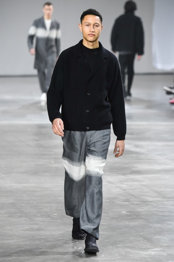 イッセイ ミヤケ メン(ISSEY MIYAKE MEN) 2019-20年秋冬メンズコレクション  - 写真23