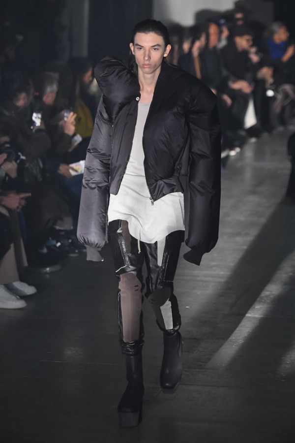 リック・オウエンス(Rick Owens) 2019-20年秋冬メンズコレクション シルエット - 写真17