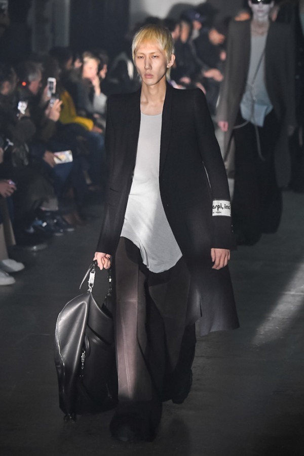 リック・オウエンス(Rick Owens) 2019-20年秋冬メンズコレクション シルエット - 写真18