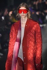 リック・オウエンス 2019-20年秋冬メンズコレクション - 造形美が生み出す神秘性｜写真13