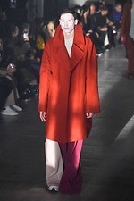 リック・オウエンス 2019-20年秋冬メンズコレクション - 造形美が生み出す神秘性｜写真32