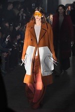 リック・オウエンス 2019-20年秋冬メンズコレクション - 造形美が生み出す神秘性｜写真37