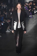 リック・オウエンス 2019-20年秋冬メンズコレクション - 造形美が生み出す神秘性｜写真42