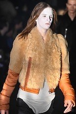 リック・オウエンス 2019-20年秋冬メンズコレクション - 造形美が生み出す神秘性｜写真60