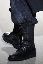 ヨウジヤマモト 2019年秋冬メンズコレクション - 繊細な描写を黒にのせて、脆く果敢ないエレガンス｜写真10