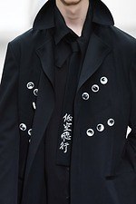 ヨウジヤマモト 2019年秋冬メンズコレクション - 繊細な描写を黒にのせて、脆く果敢ないエレガンス｜写真60