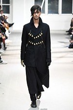 ヨウジヤマモト 2019年秋冬メンズコレクション - 繊細な描写を黒にのせて、脆く果敢ないエレガンス｜写真63