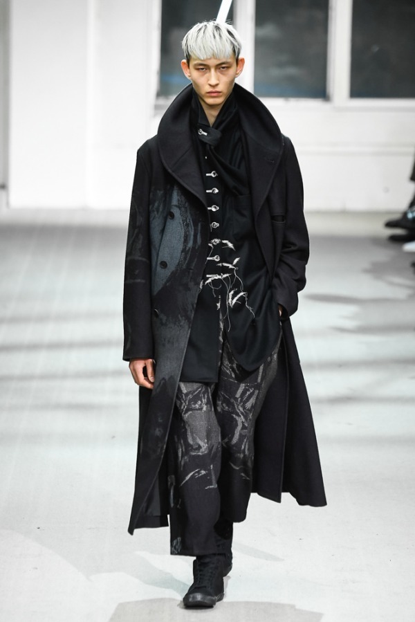 ヨウジヤマモト(Yohji Yamamoto) 2019-20年秋冬メンズコレクション  - 写真1