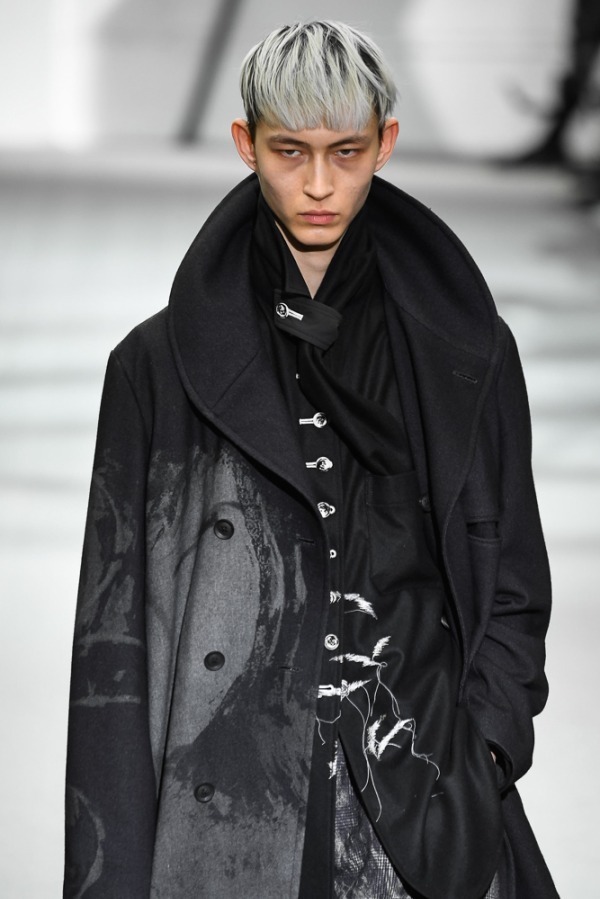 ヨウジヤマモト(Yohji Yamamoto) 2019-20年秋冬メンズコレクション  - 写真2