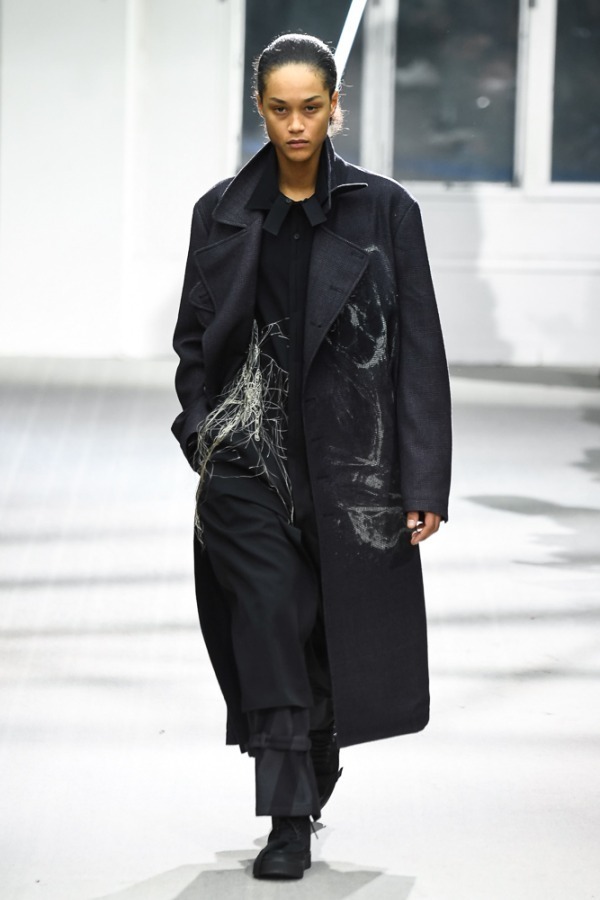 ヨウジヤマモト(Yohji Yamamoto) 2019-20年秋冬メンズコレクション  - 写真6