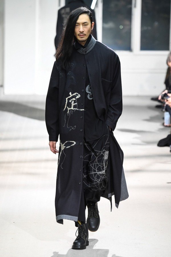 ヨウジヤマモト(Yohji Yamamoto) 2019-20年秋冬メンズコレクション シルエット - 写真15