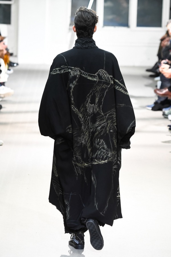 ヨウジヤマモト(Yohji Yamamoto) 2019-20年秋冬メンズコレクション シルエット - 写真18