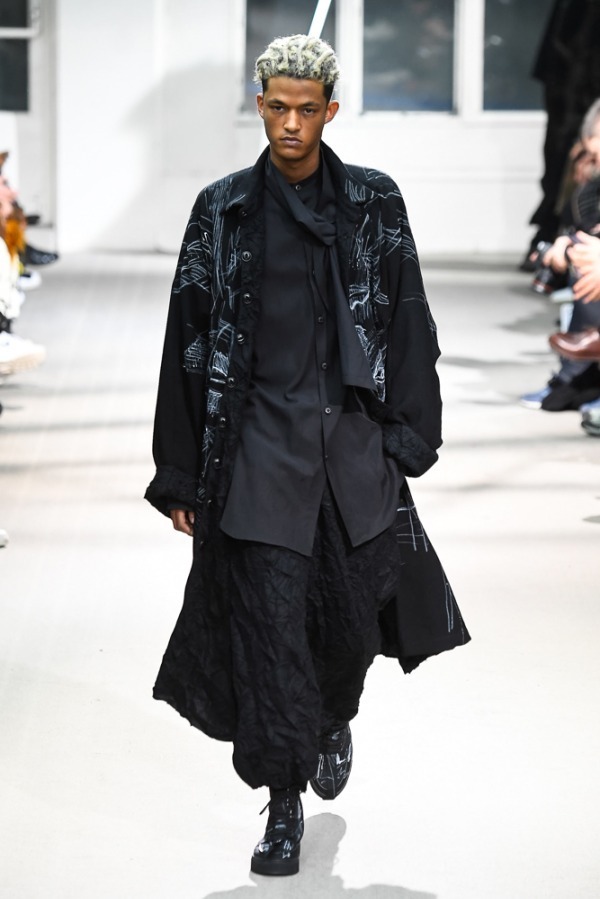 ヨウジヤマモト(Yohji Yamamoto) 2019-20年秋冬メンズコレクション シルエット - 写真19