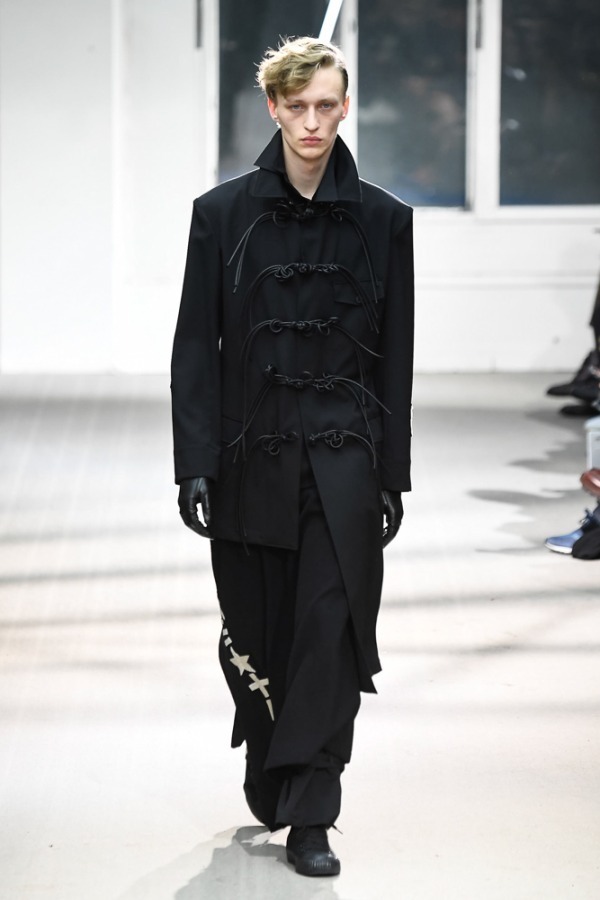 ヨウジヤマモト(Yohji Yamamoto) 2019-20年秋冬メンズコレクション シルエット - 写真24