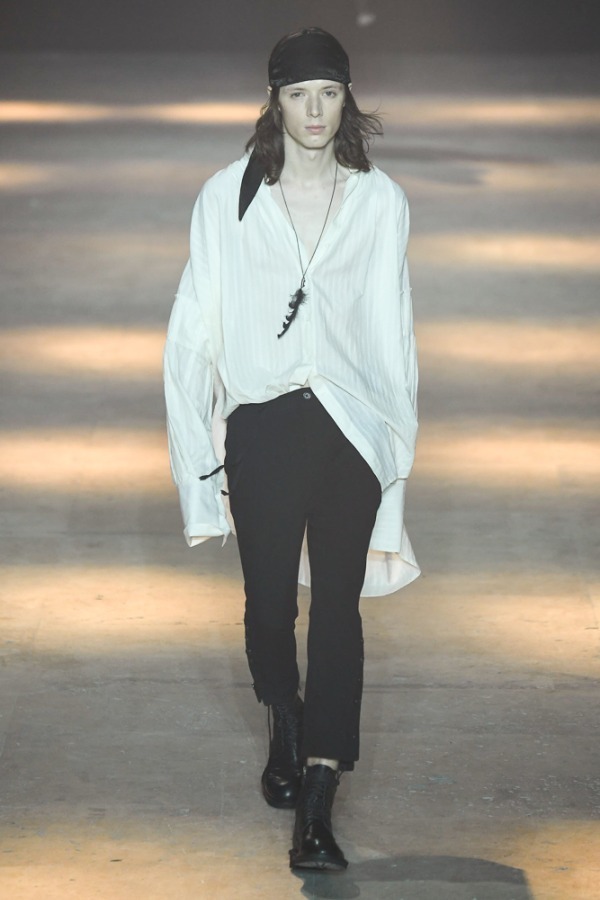 アン ドゥムルメステール(ANN DEMEULEMEESTER) 2019-20年秋冬 アン ドゥムルメステール(ANN DEMEULEMEESTER) 2019-20年秋冬
