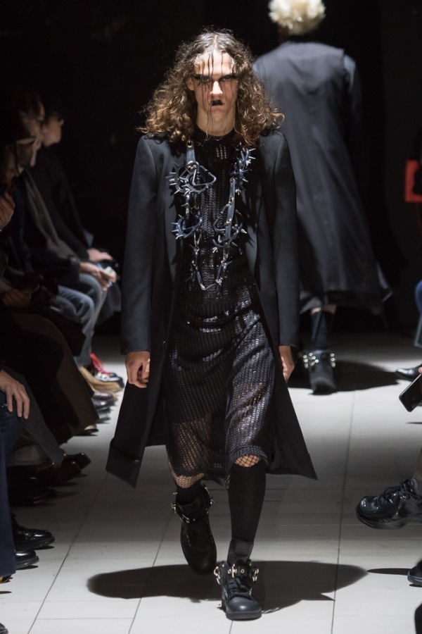 コム デ ギャルソン・オム プリュス(COMME des GARÇONS HOMME PLUS) 2019-20年秋冬メンズコレクション シルエット - 写真18