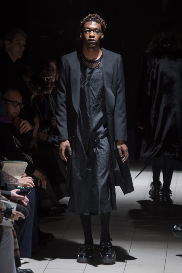 コム デ ギャルソン・オム プリュス(COMME des GARÇONS HOMME PLUS) 2019-20年秋冬メンズコレクション  - 写真33