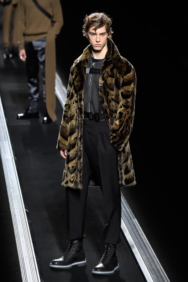 ディオール メンズ 2019 ウィンター コレクション、ムッシュの愛した洋服を現代に再解釈｜写真39