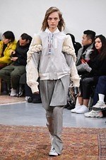 sacai 2019年プレフォールコレクション、“メルティングポット”の概念をハイブリッドで表現｜写真3
