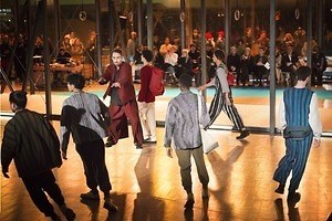 オム プリッセ イッセイ ミヤケ 2019-20年秋冬コレクション - 走って、遊んで、飛び跳ねる｜写真2