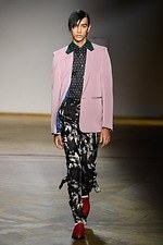 ポール・スミス 2019年秋冬メンズコレクション、テーラードに映し出される異なる表情｜写真16