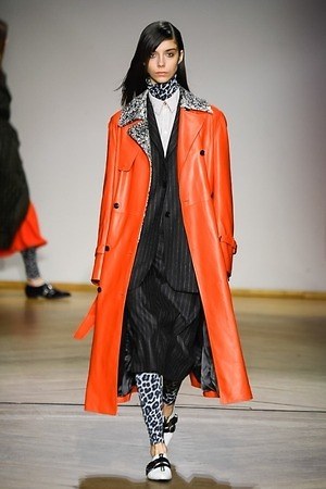 ポール・スミス 2019年秋冬ウィメンズコレクション、テーラードに隠れる女性らしさ｜写真10