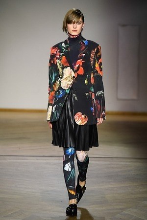 ポール・スミス 2019年秋冬ウィメンズコレクション、テーラードに隠れる女性らしさ｜写真28
